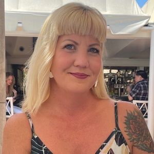 Meet your Posher, Deborah